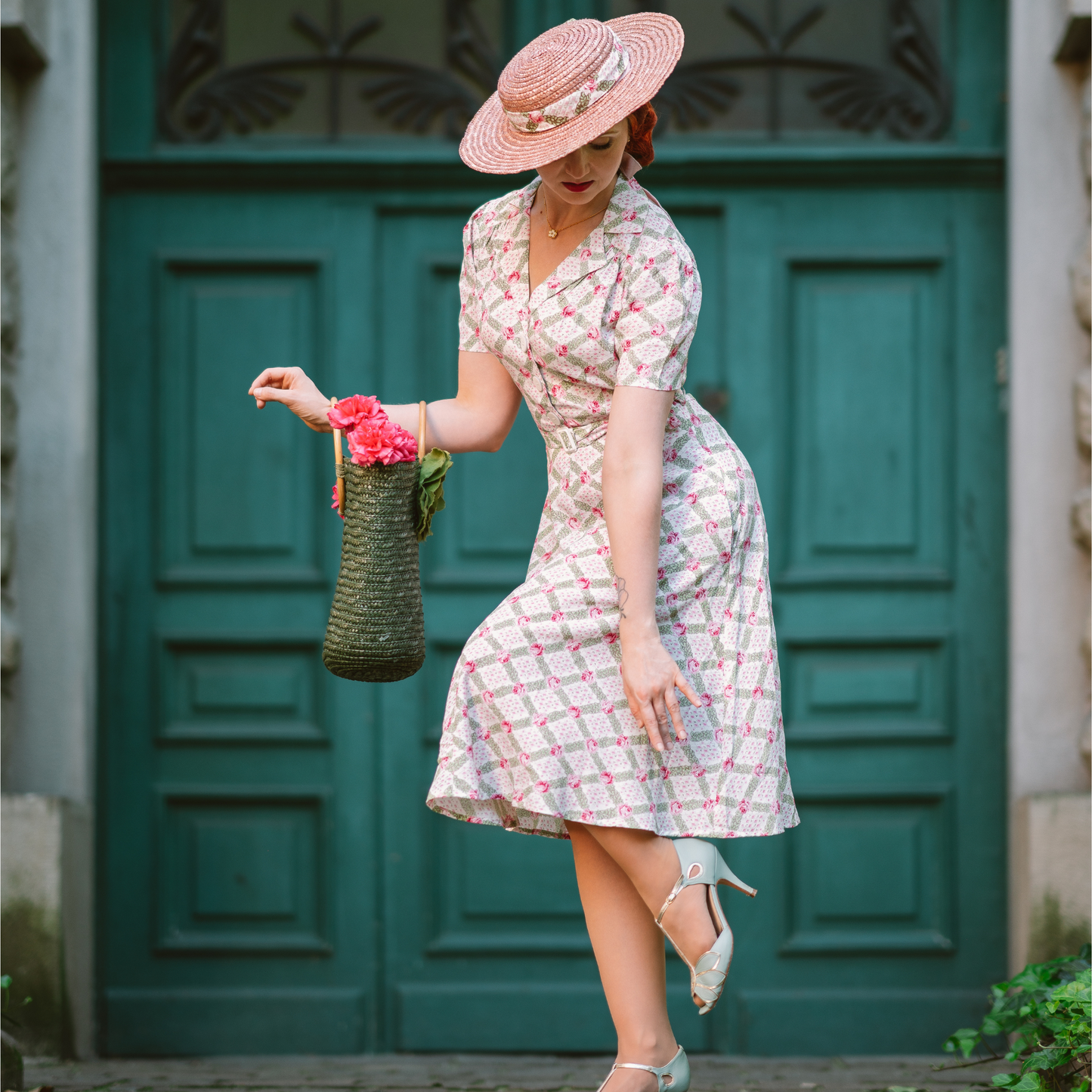 Lisa Shirtwaister Dress in Rose Kiss Print