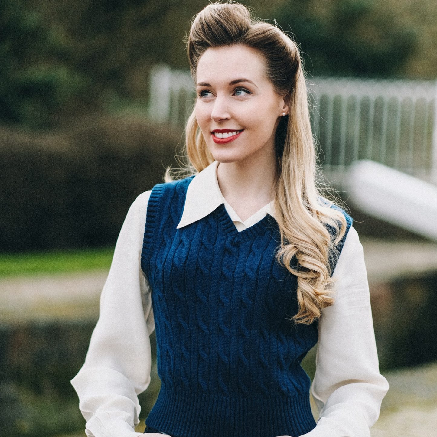 Cable Knit Slipover in Navy
