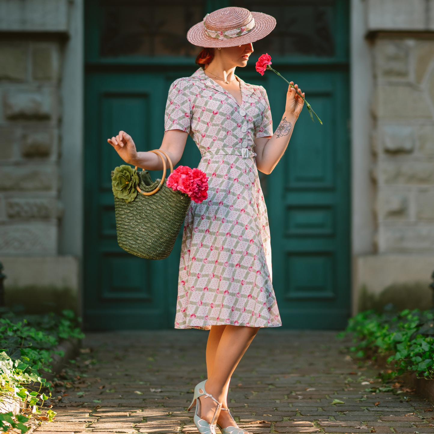 Lisa Shirtwaister Dress in Rose Kiss Print