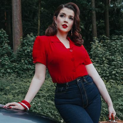 Grace Blouse in Lipstick Red