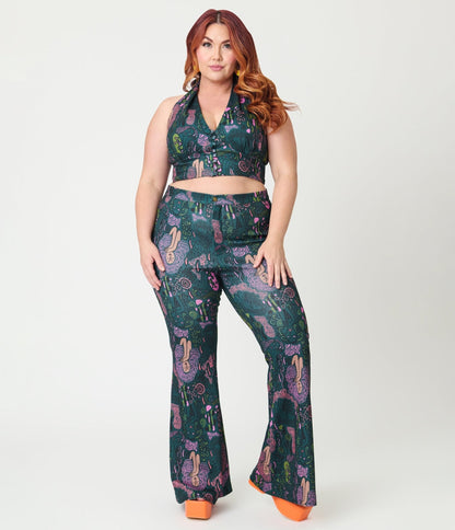 Smak Parlour Plus Size Green & Mannequin Doodle Feelin Groovy Crop Top